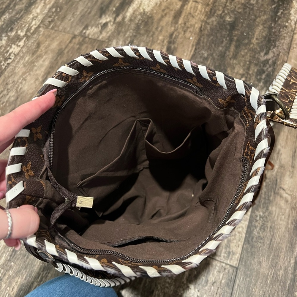 Cow Print LV Fringe Purse - Picture 4 of 4